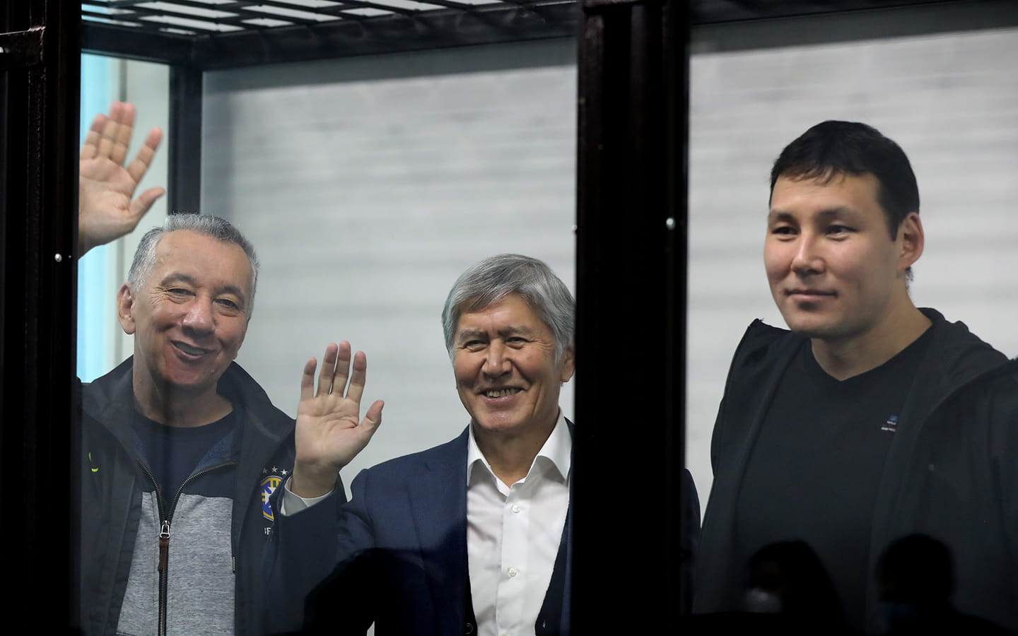 Адвокат: "Ниязов менен Сагымбаев үй камагына чыгышы керек"