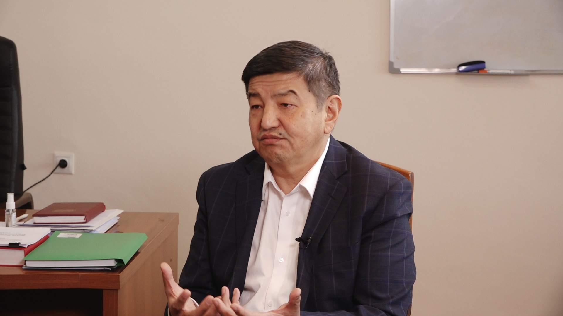 Акылбек Жапаров: "Эң татаал, эң жооп бере турган бийлик - президенттик бийлик болуп калды"
