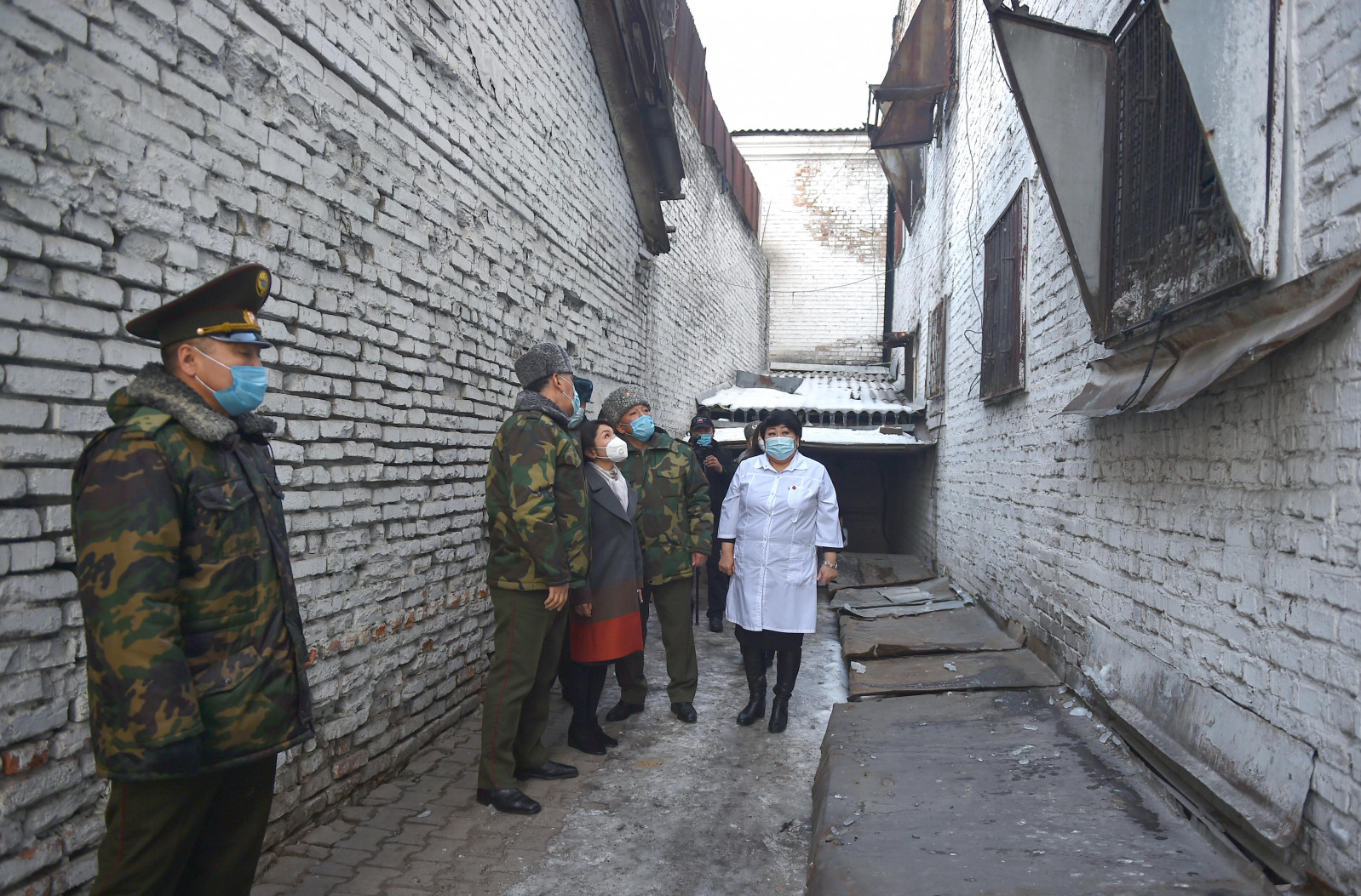 “Өтө начар!” Эльвира Сурабалдиева СИЗО-1ди тез арада Бишкек шаарынын сыртына алып чыгуу керектигин айтты