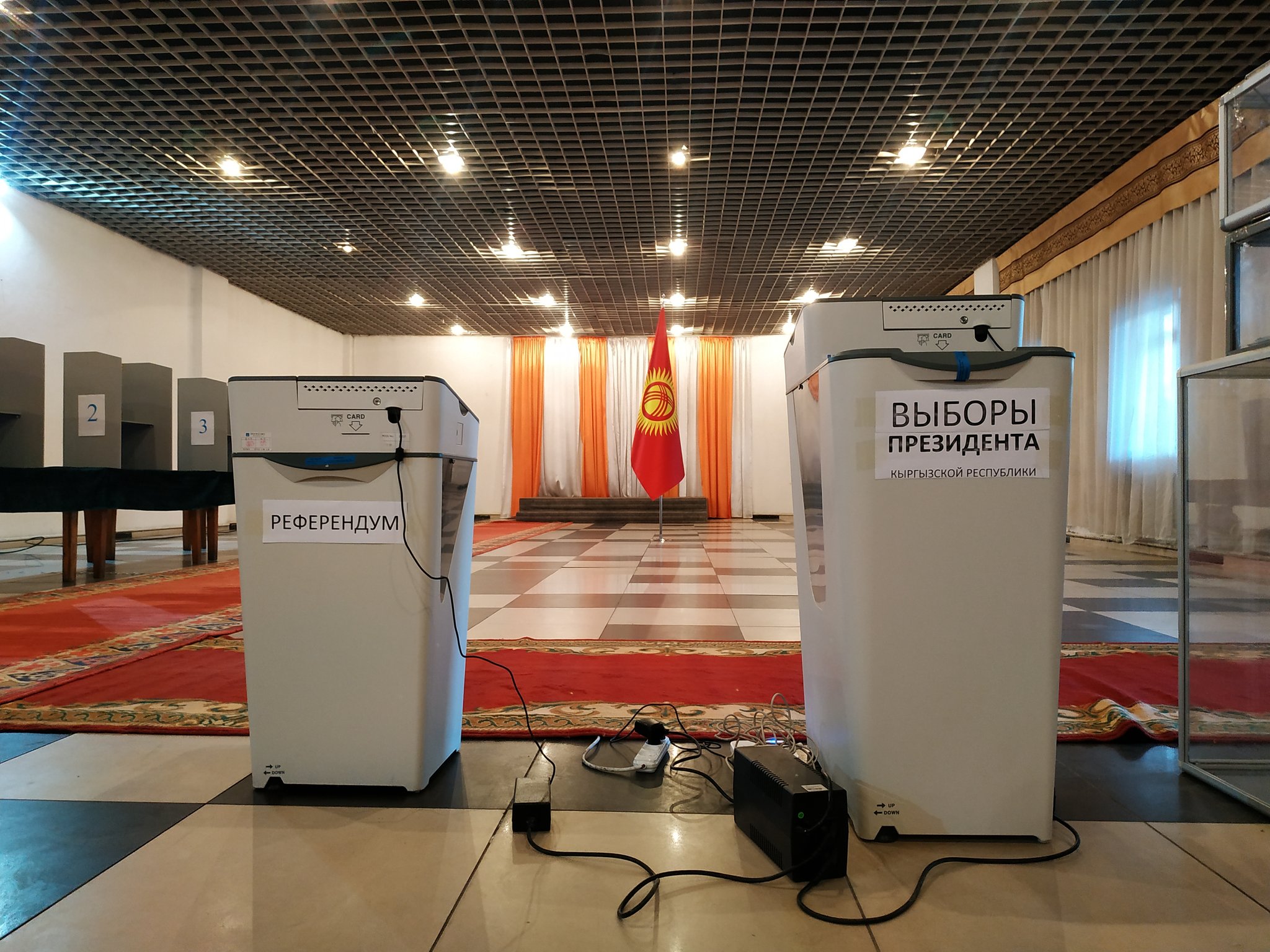 Добуш берүүчүлөр шайлоого пассивдүү катышып жатышат