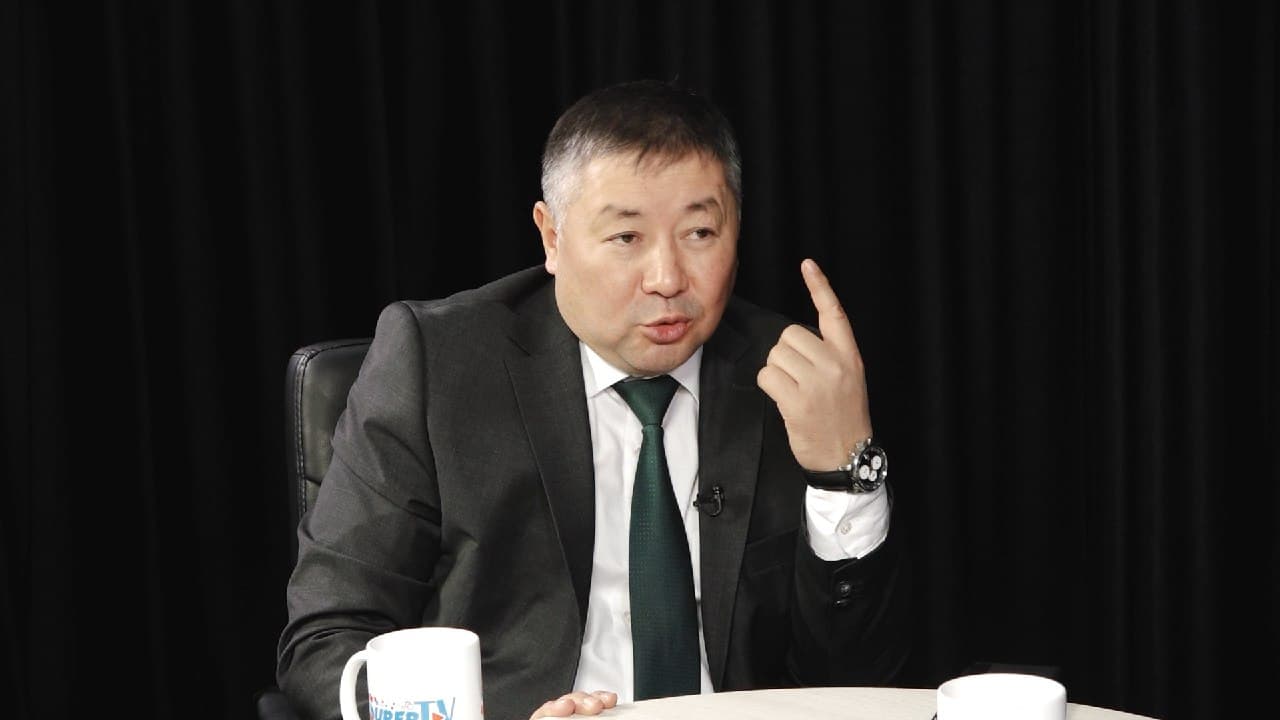 Канат Исаев: "Бир партия лидерин айткылачы, партия түптөп байып кеткен?"