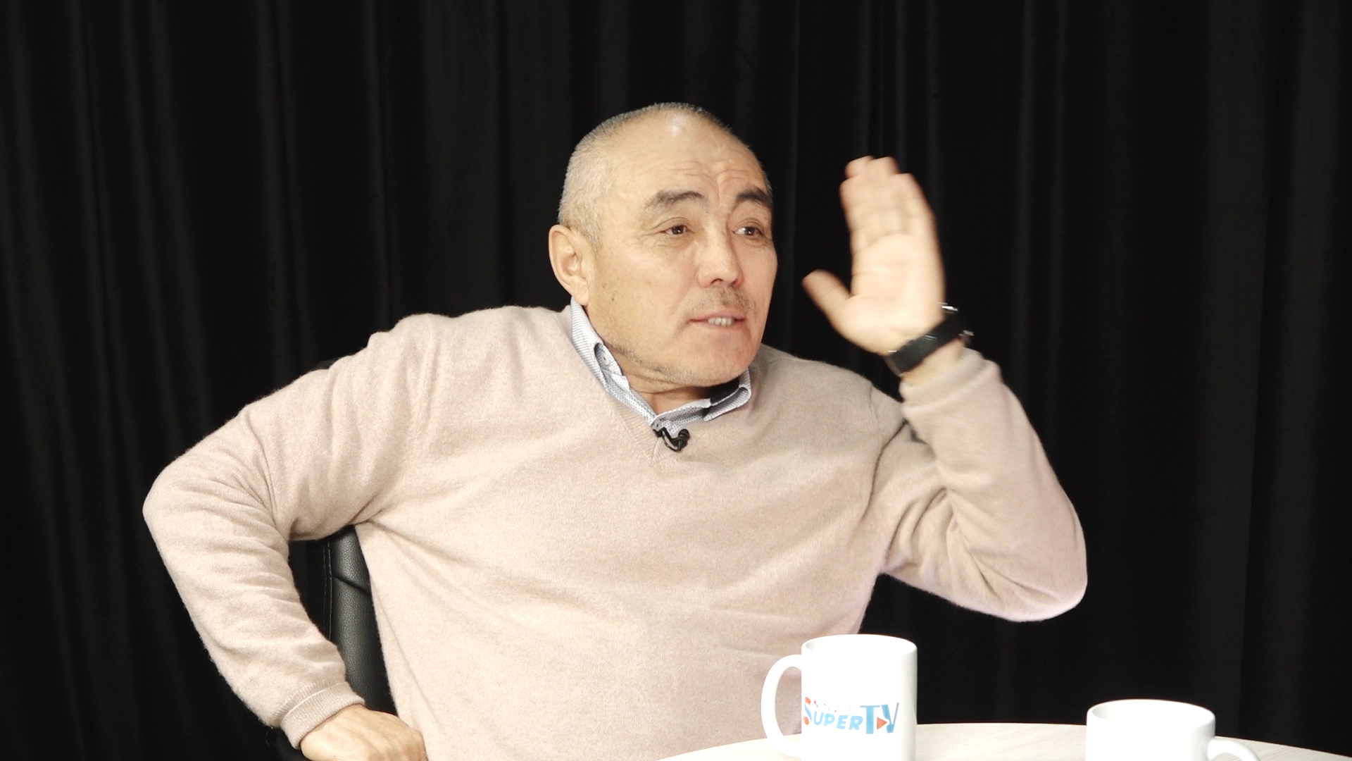 Жумадил Эгембердиев: "6 миллион элди багыш жөнөкөй эле иш. Мамлекетке жаратмандык жетпей жатат"