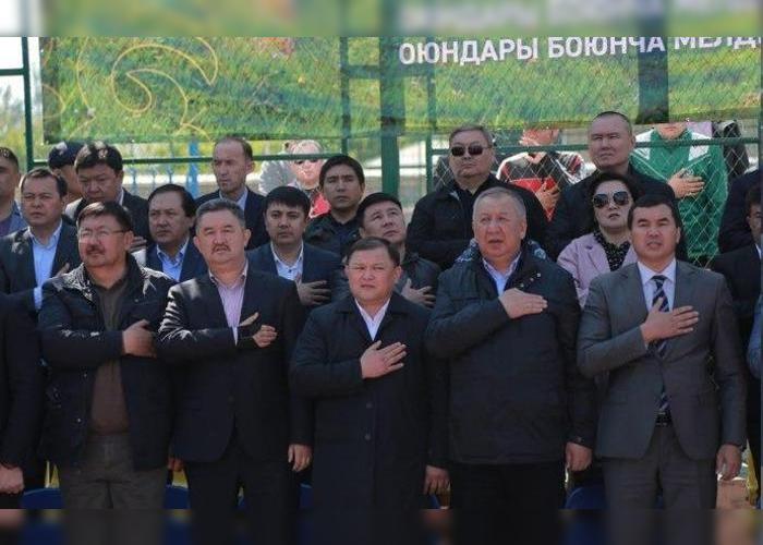 Дастан Жумабеков: "Конок кылып чакырганда төрага катары барып, жакшы сөзүбүздү айтканбыз"