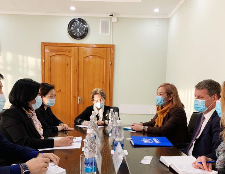 Жарандыгы жок адамдар да коронавируска каршы эмдөөдөн өтө алышат