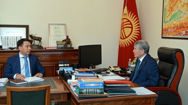 УКМК Атамбаевдин басма сөз кызматын жетектеген Алмаз Үсөновду суракка чакырды