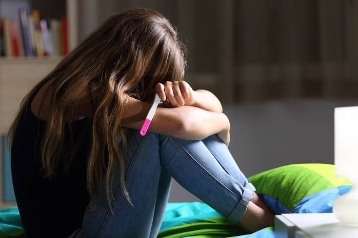 Милиция Сокулуктагы 15 жаштагы кыз 40 жаштагы кишиден төрөдү делген маалымат боюнча эмне дейт?