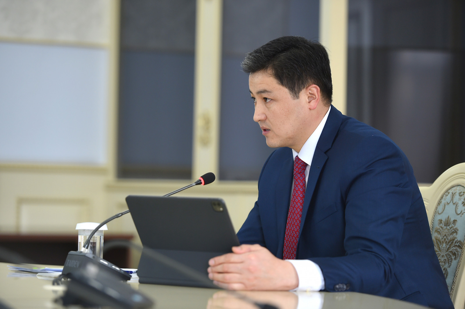 Улукбек Марипов: "Биз Кытай менен чек араны биринчилерден болуп жапканбыз, дагы деле болсо ача албай жатабыз"