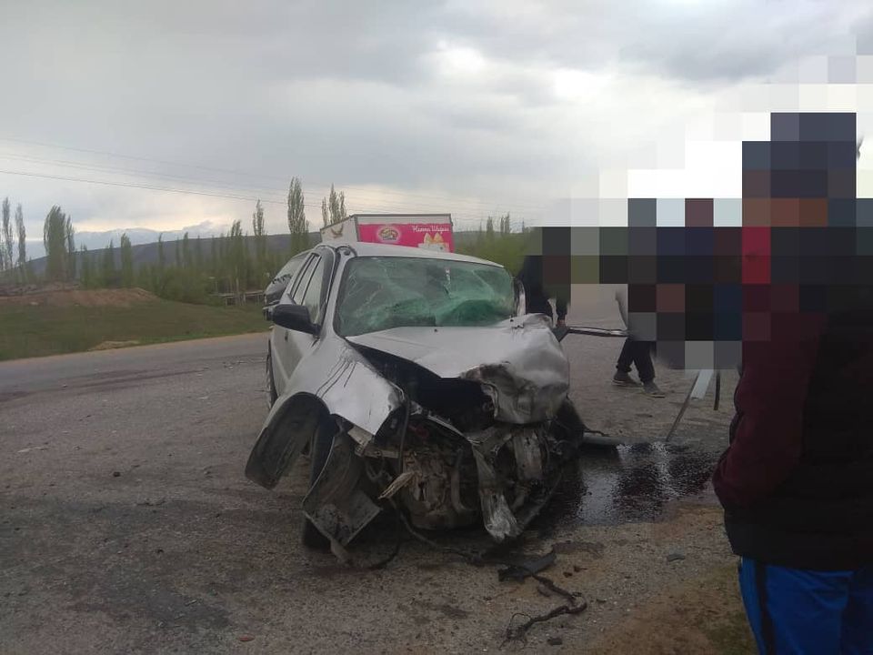 Токтогулдагы жол кырсыктан 5 адам жаракат алды