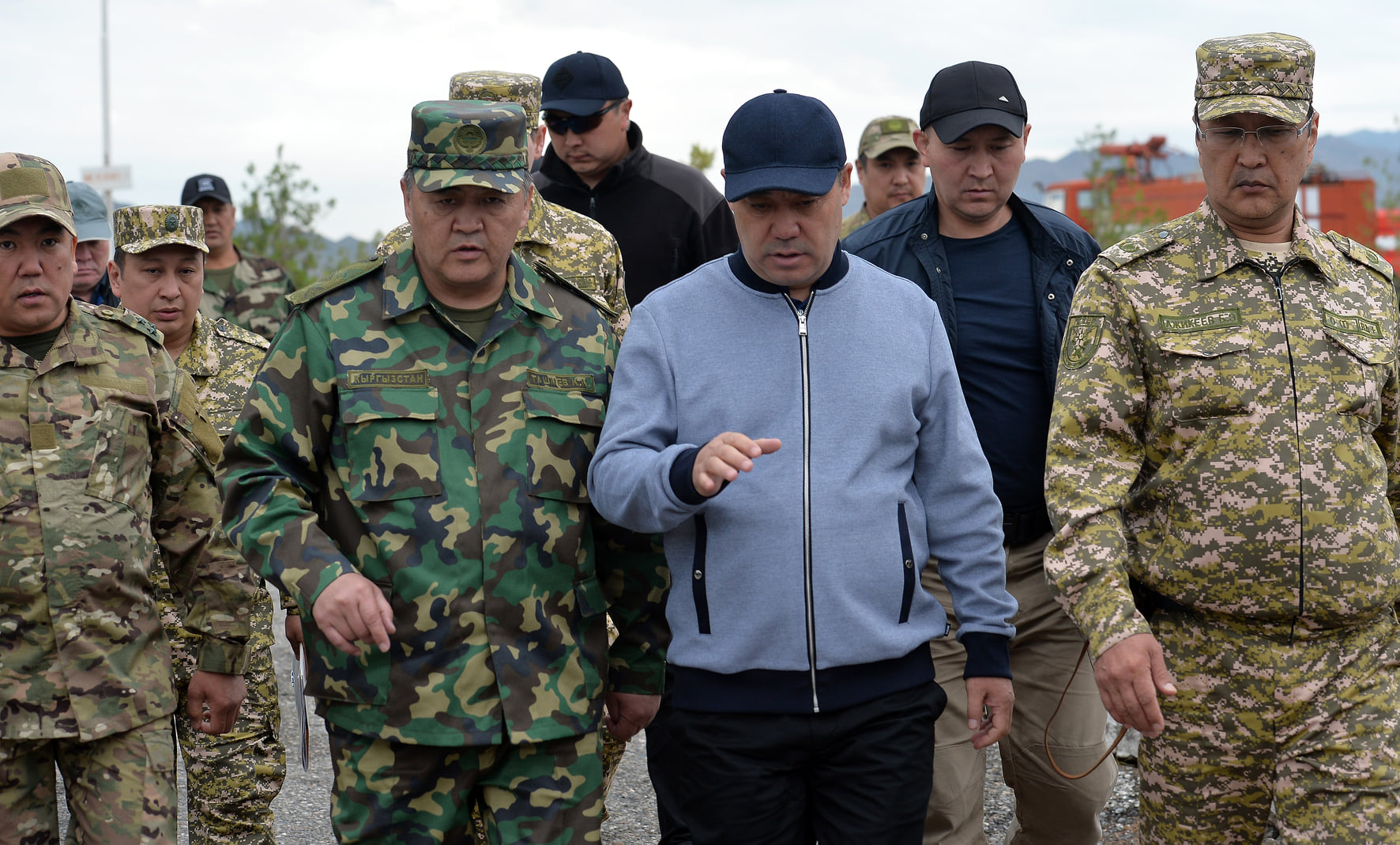 Садыр Жапаров Баткендеги жаңжалдан курман болгондордун үй-бүлөлөрүнө 1 миллион сомдон берилерин айтты