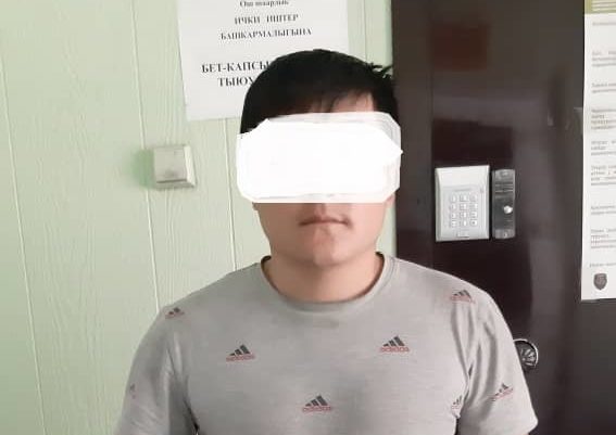 "16 жашынан бери зордуктап жүргөн". Ошто кызга кордук көрсөтүп жүргөн шектүү кармалды