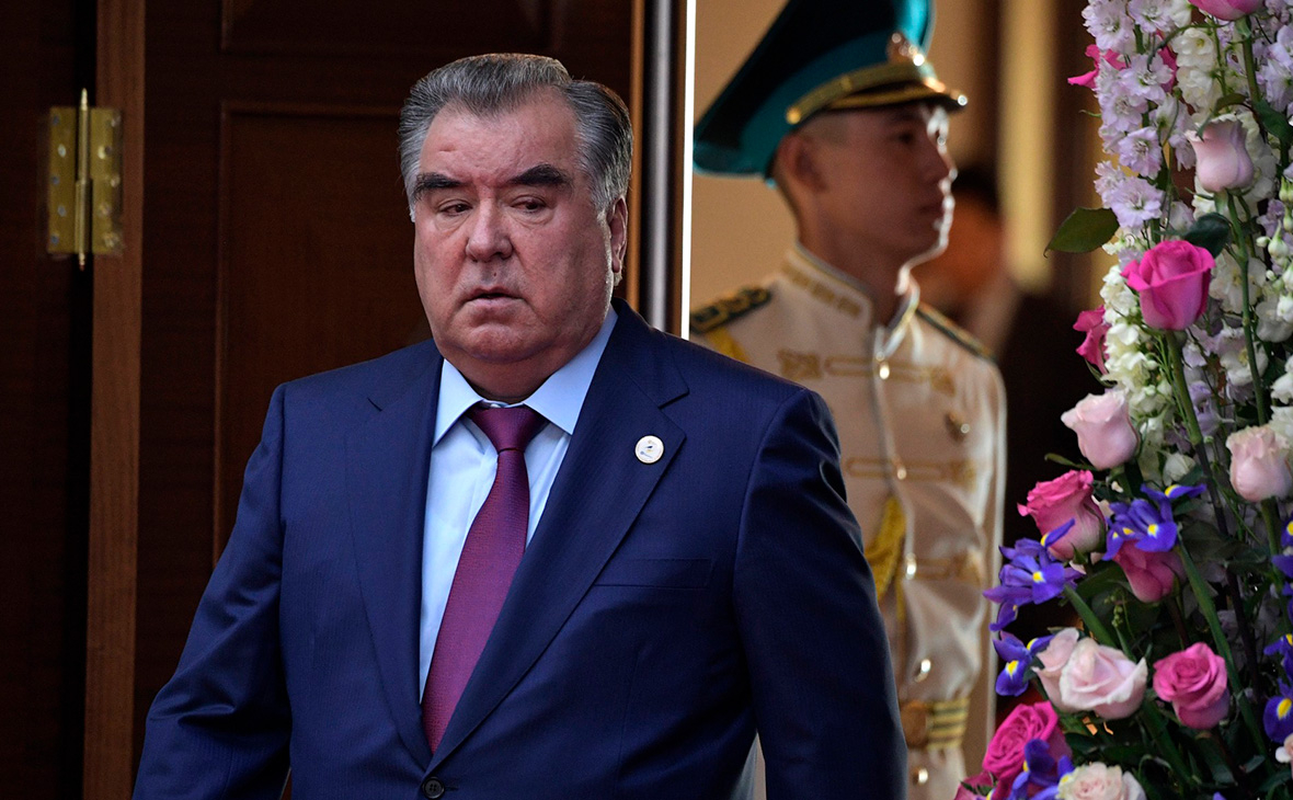 Рахмон Жапаровду жана Кыргыз элин Жеңиш күнү менен куттуктады