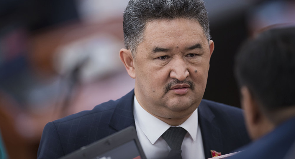 Экс-депутат Алмазбек Баатырбеков 31-июлга чейин камакка алынды