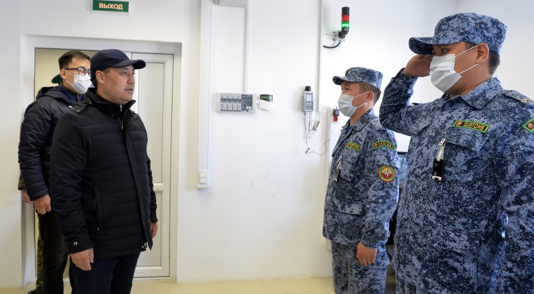 Садыр Жапаров «Торугарт» көзөмөл-өткөрмө пунктунун иши менен таанышты