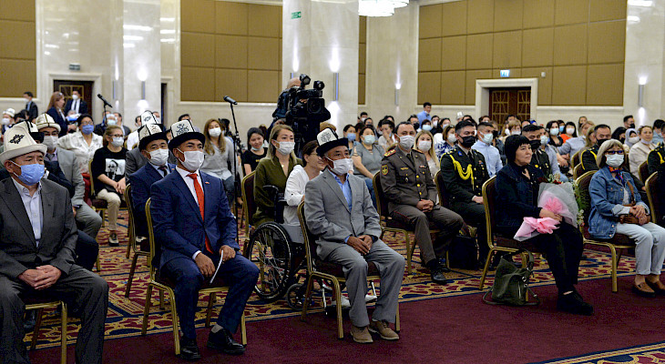 Президент Садыр Жапаров Түркиядагы мекендештер менен жолукту (сүрөт)