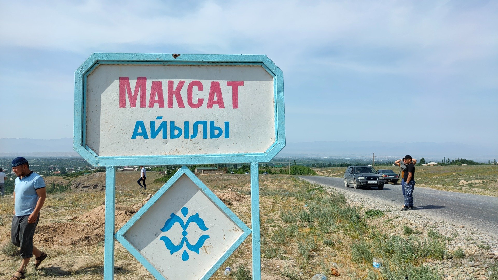 Кыргыз-тажик чек арасындагы жаңжал. Максат айылында кыйраган үйлөрдүн ордуна жаңысы салына баштады