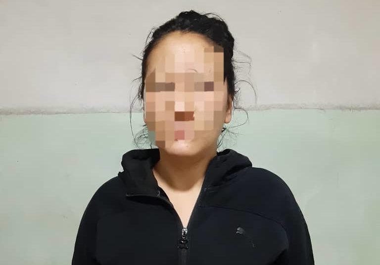 "Бүктөмө бычагы менен сайган". Ошто 22 жаштагы кыз адам өлтүрүүгө шектелип жатат