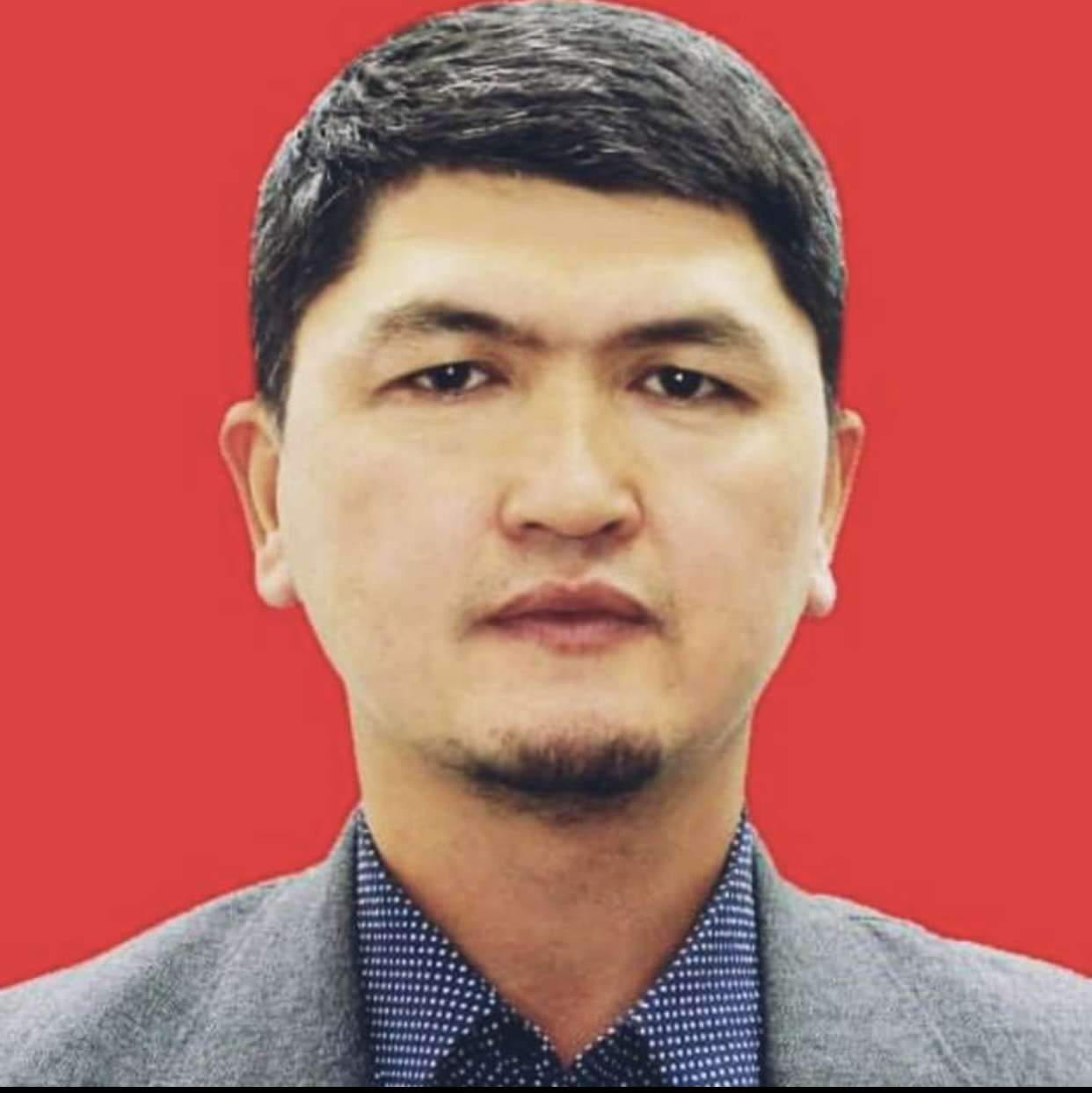 Жарандык активист Адилет Али Мыктыбек милицияда сурак берип жатат