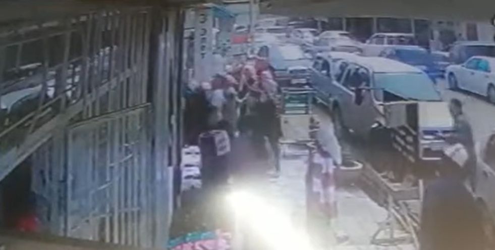 Ноокатта бала балдар бакчасынын 2-кабатынан кулап кеткен (видео)