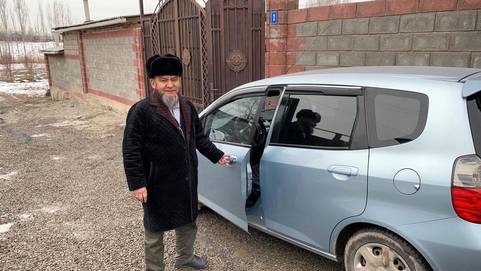 Кара-Сууда имамга 750 миң сомдук унаа белек кылышты