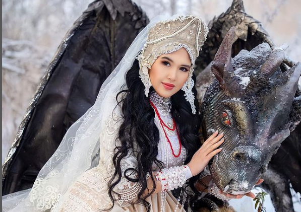 Айгерим Расул кызы өзгөчө образдары менен күйөрмандарын таң калтырып жатат