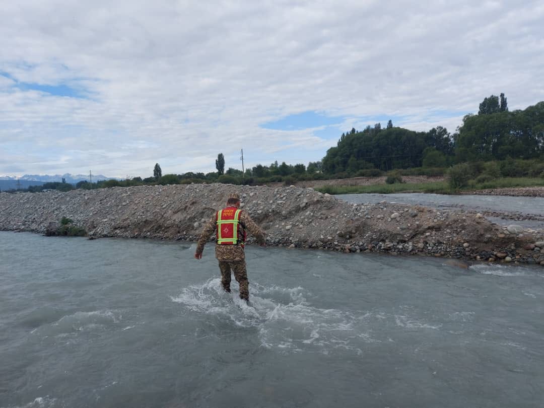 Караколдо изделип жаткан 5 жана 2 жаштагы кыздардын жансыз денеси табылды