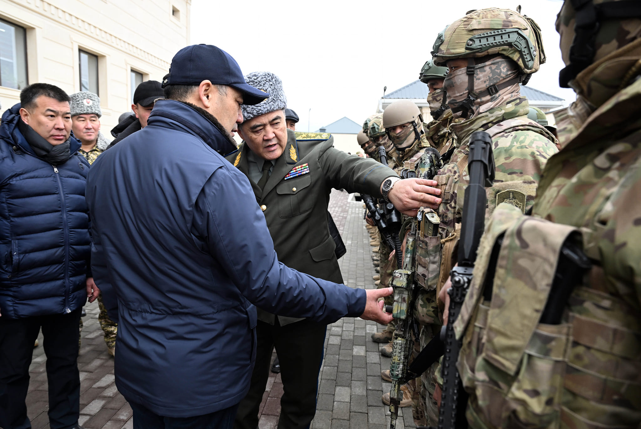Жапаров менен Ташиев УКМКнын Баткен облусу боюнча башкармалыгынын жаңы имаратын ачты