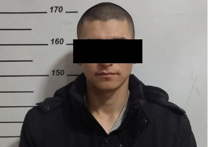 Жалал-Абаддагы базарда киши колдуу болгон жаран. Шектүү катары 21 жаштагы жигит кармалды