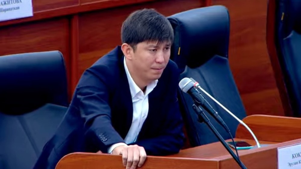 "Кулагы ооруган баланы кызамык менен ооругандын жанына жаткырышкан". Депутат дарыгерлерге кайрылды