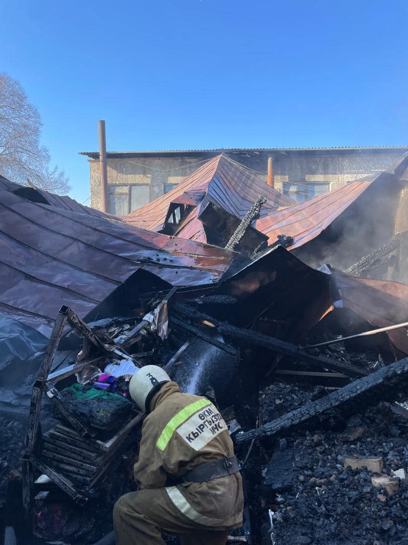 Бишкектеги тигүү цехинде ири өрт чыкты