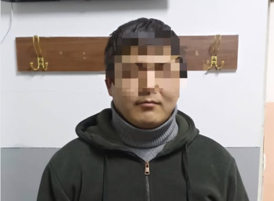 "Кардарларга жеткирип турган". Ошто сойкулук жасоого көмөктөшүүгө шектүү кармалды