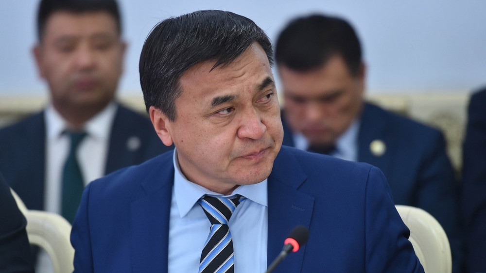 Каныбек Иманалиев 12 жылдык билим берүүгө өтүүнүн артыкчылыктарын санады