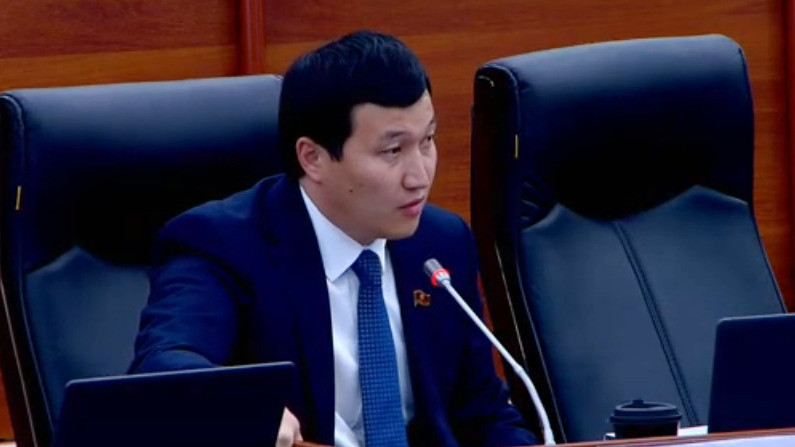 Депутат Кубанычбек Самаков: "Крокус сити холлдогу" терактка кыргыздардын тиешеси барбы?"