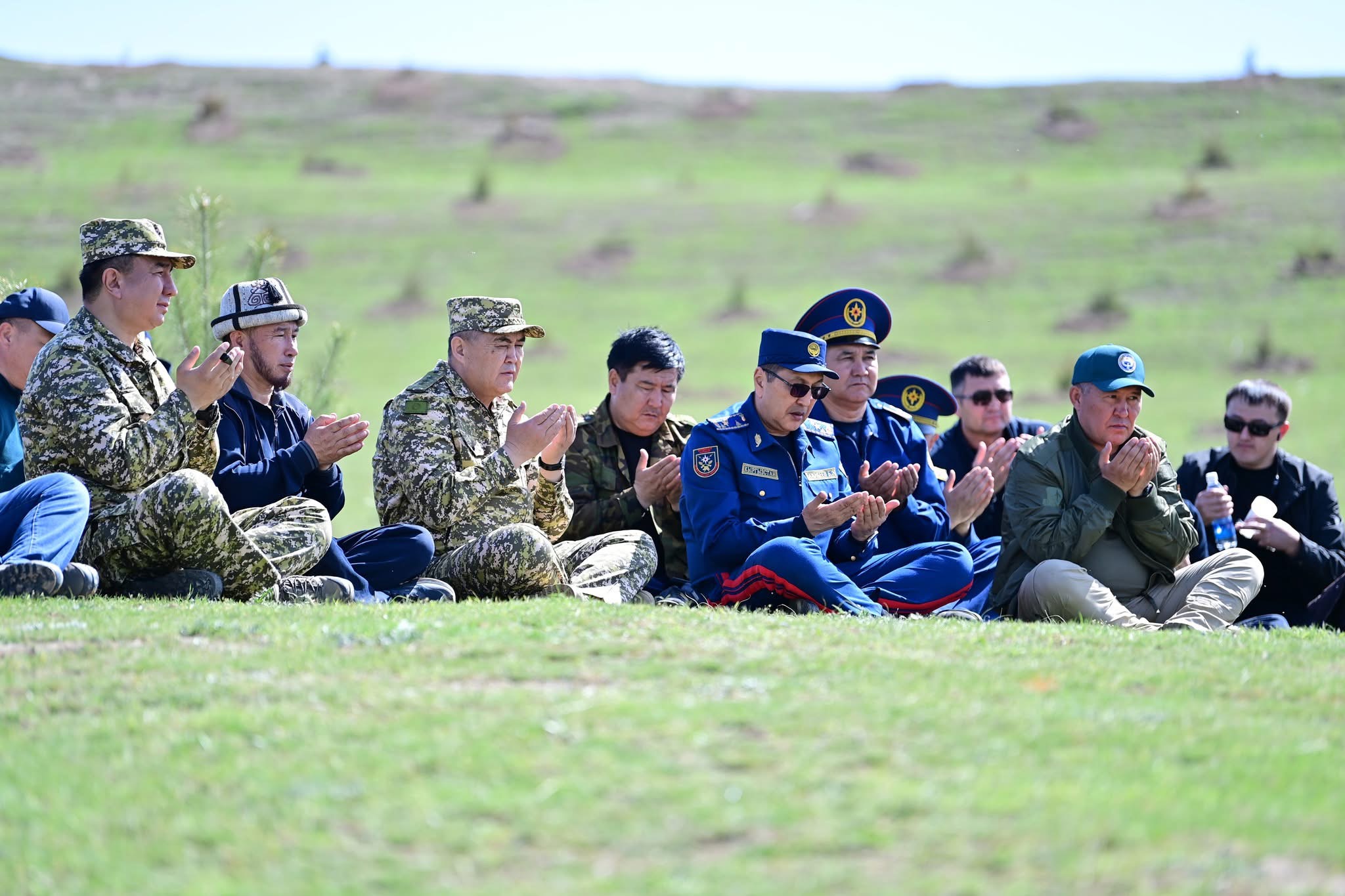 Камчыбек Ташиев: “Мен дүйнөдөн өткөндө сөөгүмдү ата-энемдин жанына койгула деп айтып келем”