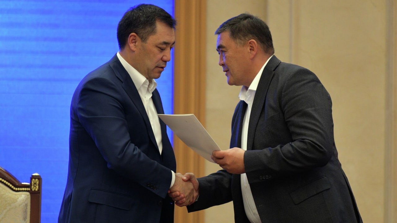 Садыр Жапаров: "Камчыбек Ташиев ар бир чарчы метр жер боюнча ийне-жибине чейин маалымат берет"