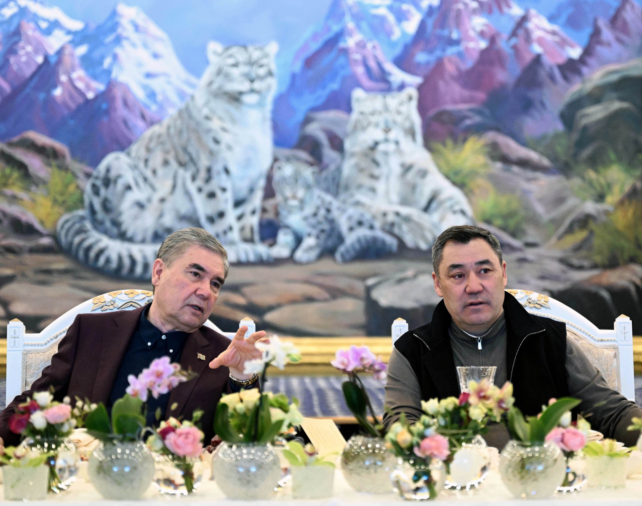 Садыр Жапаров Гурбангулы Бердымухамедовду көл жээгинде кандай коноктоду?