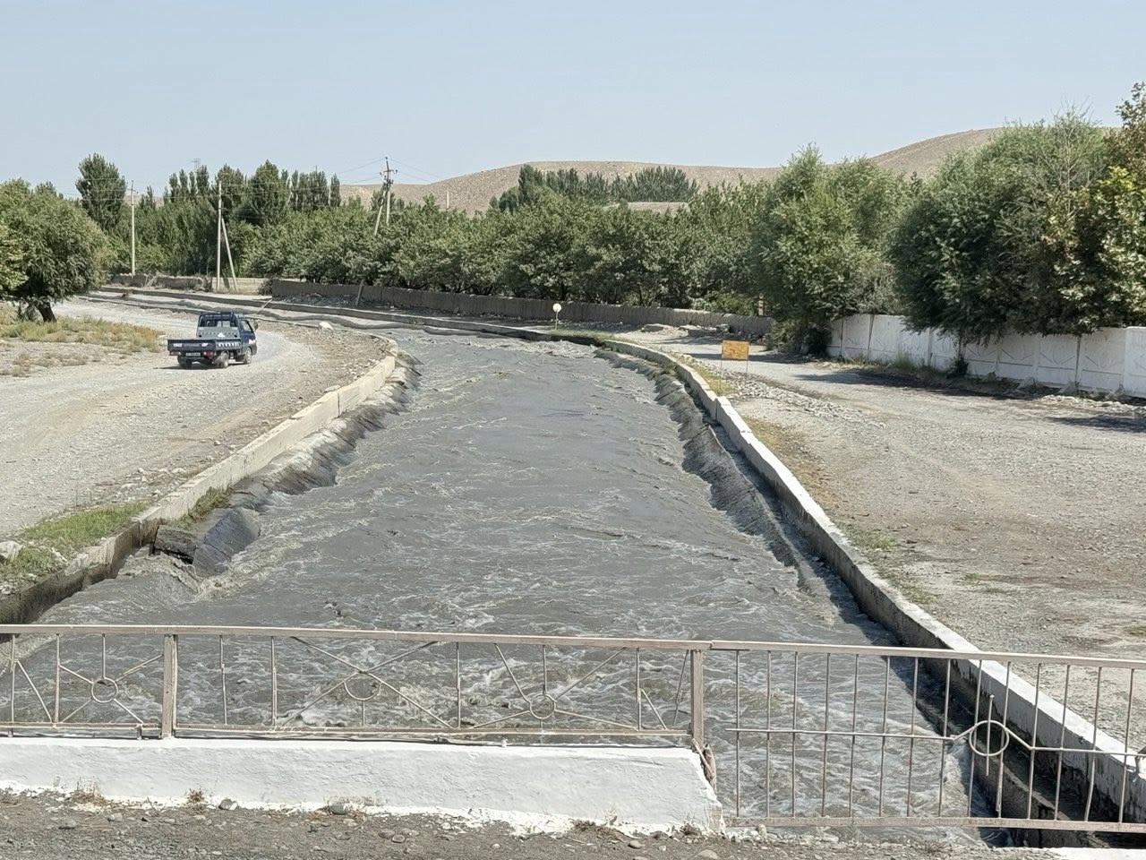 Бакыт Төрөбаев: "Ак-Турпак айылында ири долбоор ишке ашырылууда"