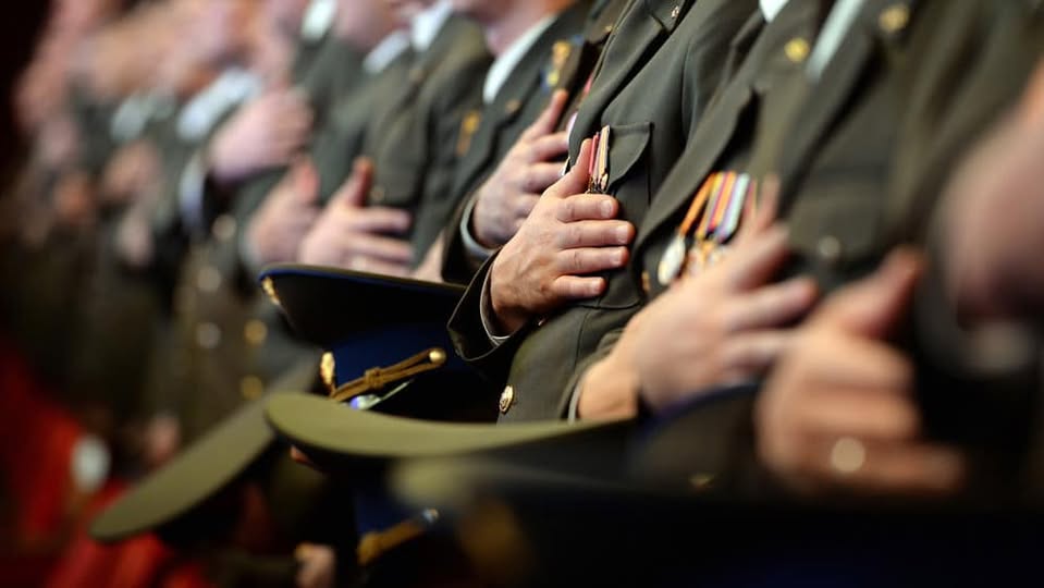 УКМКнын 3 кызматкери кармалды