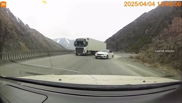 Белгиленбеген жерден жолдун каршы тилкесине чыгуу - 15 миң сом. Айып пулга жеңилдик да берилбейт