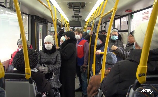 Петербургда маршрутканын ичинде маска тагып алыңыз деген кишини өлтүрүп коюшту
