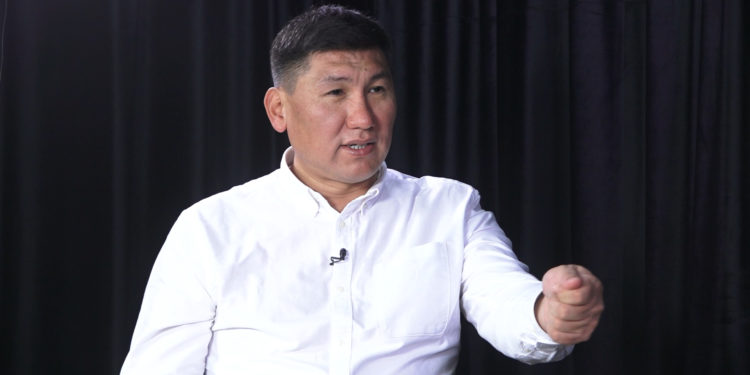Улукбек Кочкоров: «6 айда өзгөрүү болбосо кайрадан төңкөрүш болуп кетиши мүмкүн»