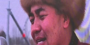 Манасчы Дөөлөт Сыдыков 14 саат тынымсыз манас айтып, рекорд койду