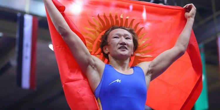 Айсулуу Тыныбекова «Дүйнөлүк күрөш уюмунун» «Мыкты спортчу айым» наамына ат салышууда