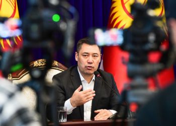 Юристтер Садыр Жапаровду жарыштан чыгарып коюуга БШКда бардык негиз бар дешүүдө