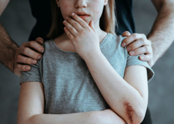 Эми Сузакта… Өспүрүмдү зордуктоого шектелип өгөй атасы кармалды