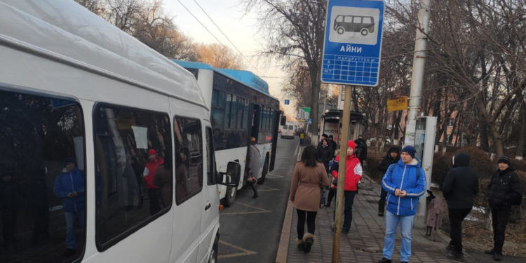 Бүгүн да Бишкекте маршруттук таксилер толугу менен ишке чыккан жок