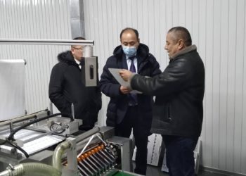 Министр Кара-Суу районундагы шприц чыгарган ишканага барды