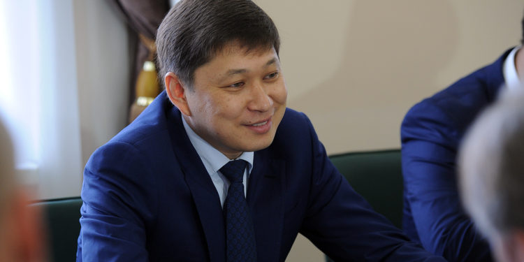 Бүгүн Жогорку Сотто экс-премьер Сапар Исаковдун иши каралат