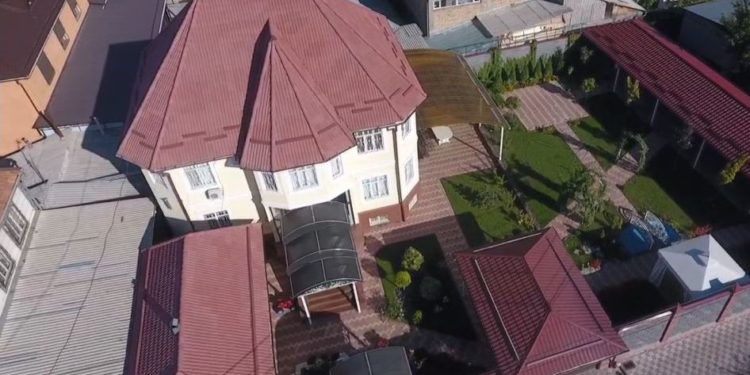 УКМК: Транспорт министрлигинин жетекчилеринин бири мыйзамсыз баюуга шектелүүдө