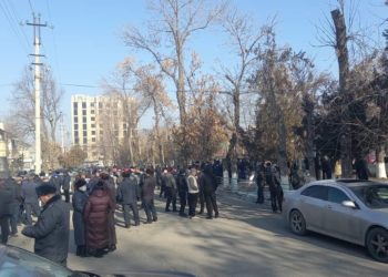 Жалал-Абадда 300дөй адам катышкан митинг болуп өттү