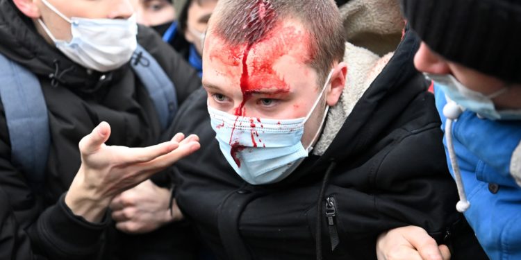 Навальныйды колдоп нааразычылык акциясына чыккандардын 3 миңден ашууну кармалды. Буга чейин мындай болгон эмес